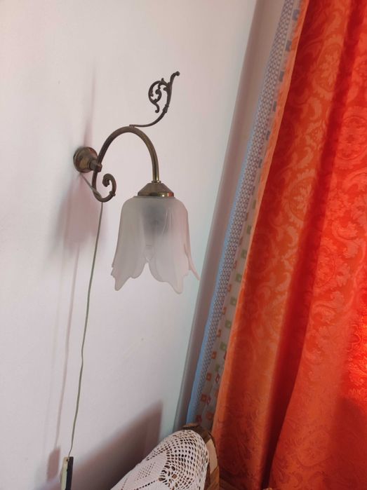 Абажур от брунз,румънска изработка и 2бр аплици
