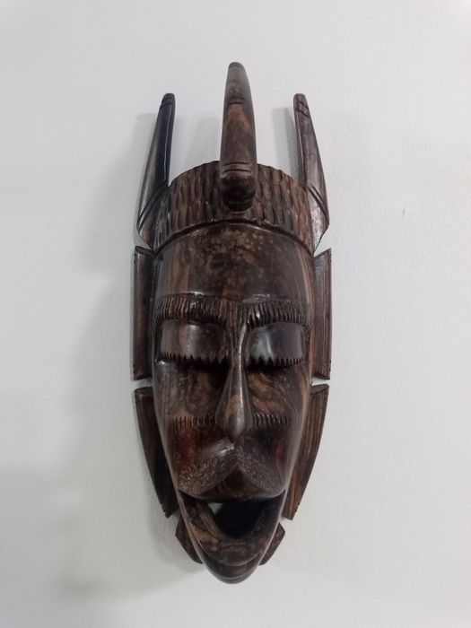 Автентична стенна маска от масивен абанос - 30 см, ръчна изработка