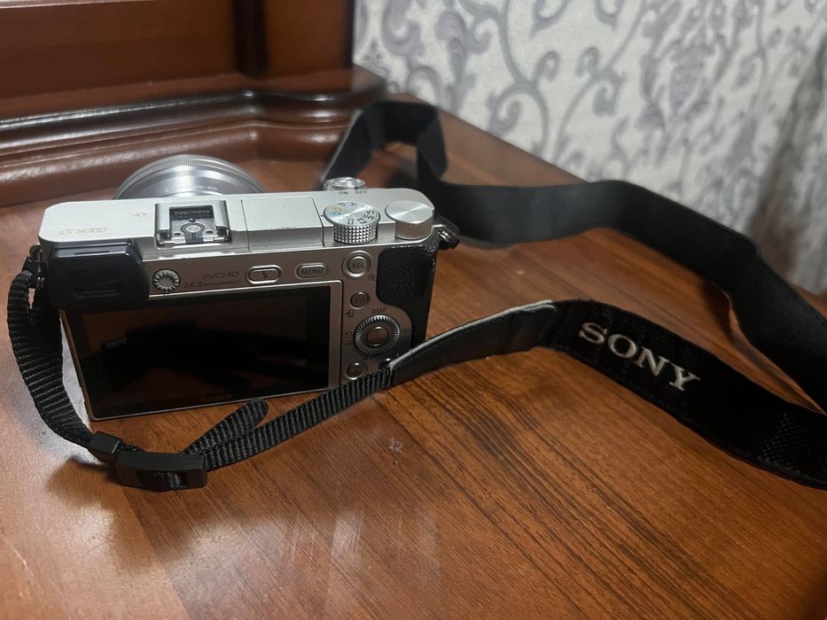 Sony alpha A6000 ideal