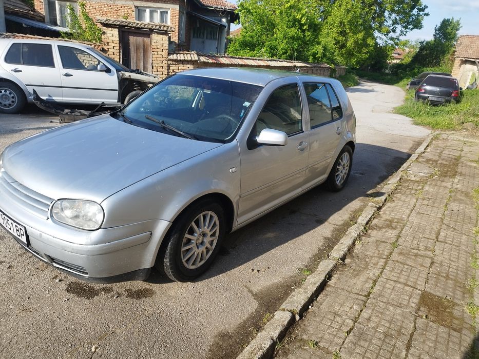 Продавам голф 4 1.9 131 6 скорости На чаати