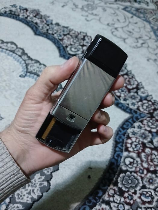 Nokia 8810 sotladi