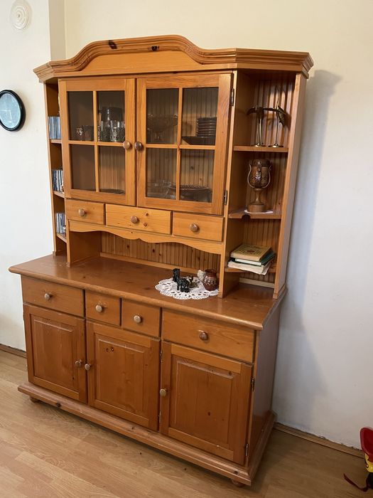 Масивен чамов бюфет