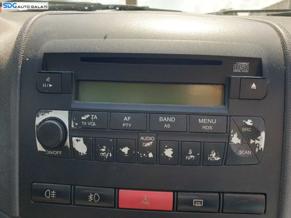 Radio CD Player cu Defect Fiat Albea Facelift 2002 - 2012 [A0515]