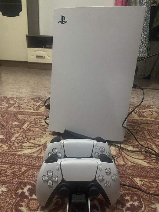 Продам Пс5 в отличном состоянии.