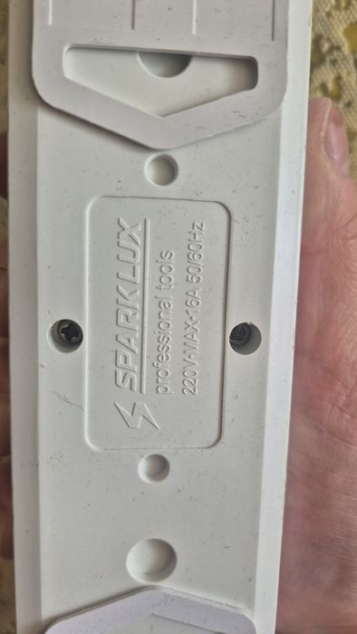 Сетевой фильтр удлинитель на 5 метров.