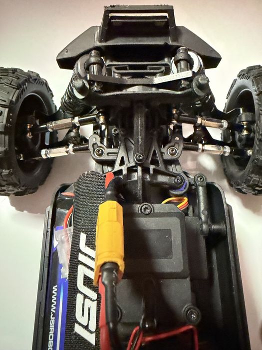 Masina cu telecomanda RC 4x4 viteza 80 - 100 KM/H - 3 baterii
