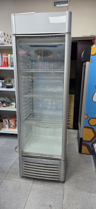 Холодильник витринный