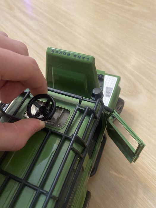 Машинка ланд ровер, с рулем управления