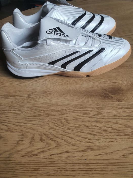 Маратонки Адидас Predators Sala