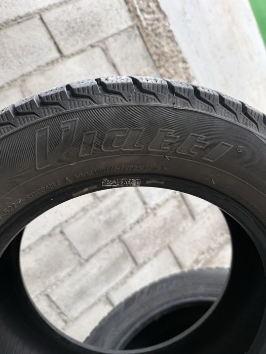 Продам Зимнюю резину