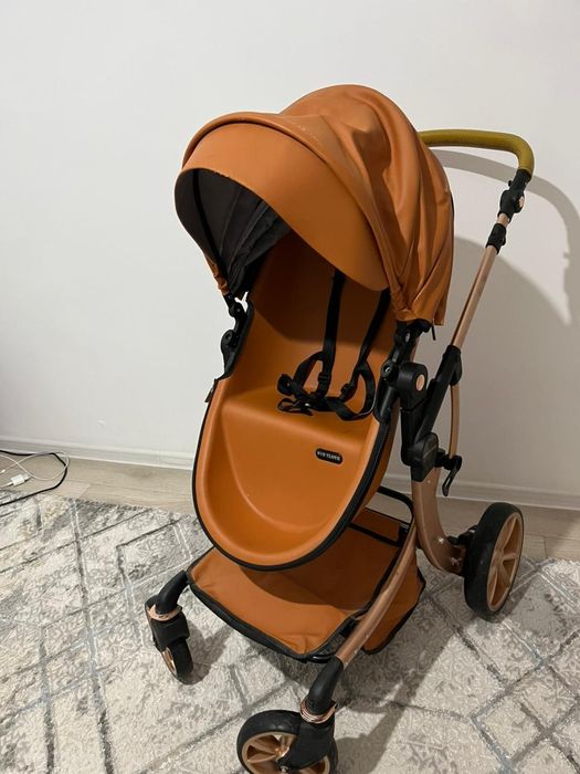 Коляска почти новая