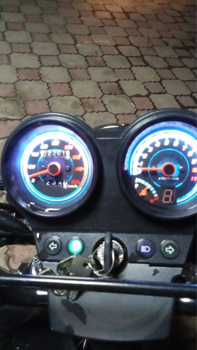 Продам мотоцикл 200 куб