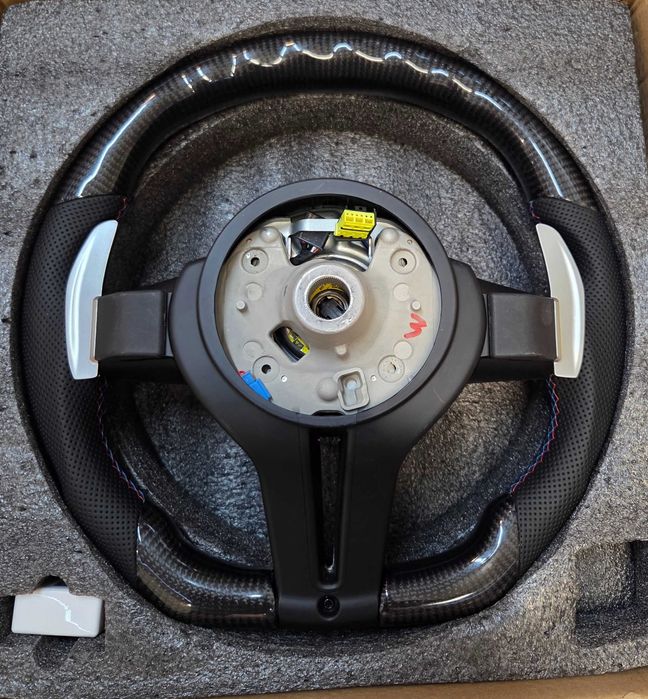 Карбонов волан с дисплей за БМВ Ф30 Ф31 Ф34 Ф32 BMW F30 F31 F32 F34