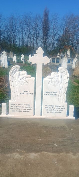 Monumente funerare, cruci marmură