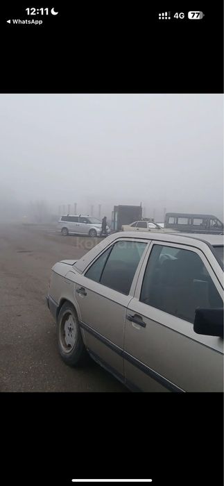 Машина Mercedes-Benz E230