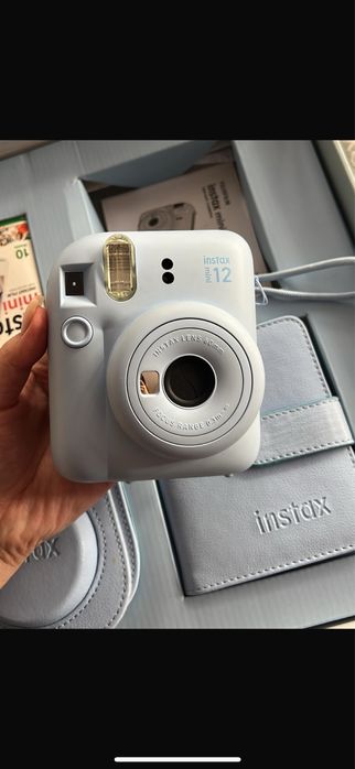 Instax mini 12..