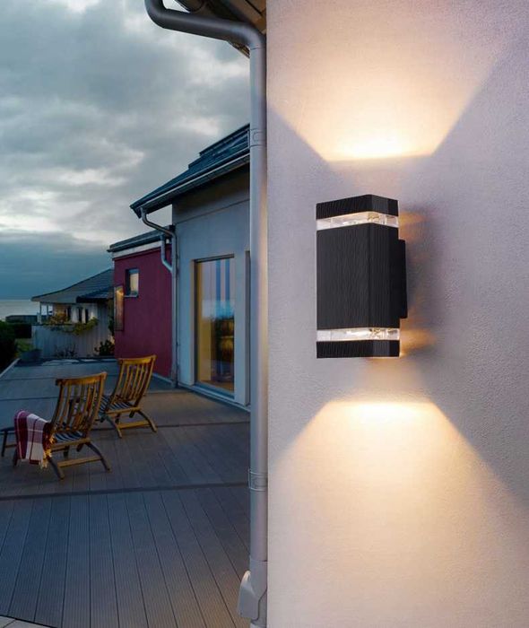 Красива екстериорна лампа за стена и фасада