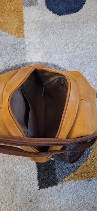 Малка кожена раница