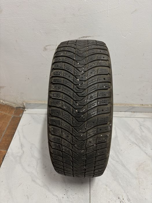 Шины зимние  (шипы)