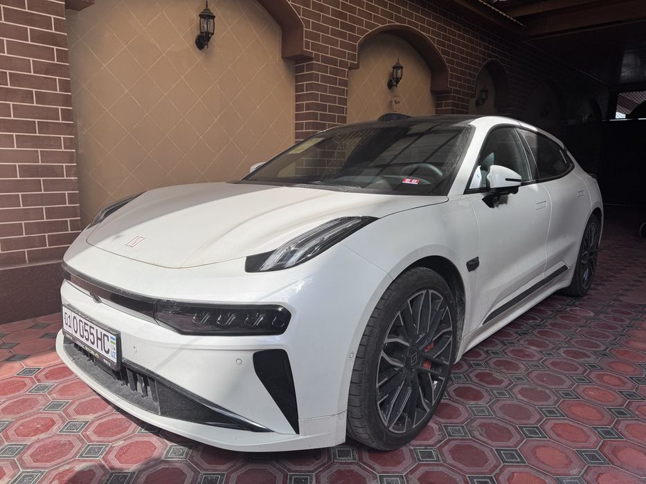 Zeekr 001 2025 — 3