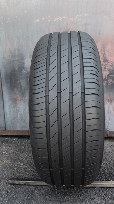 1брой лятна гума 215/55/17 GoodYear Efficient Grip Performance 2
dot4222