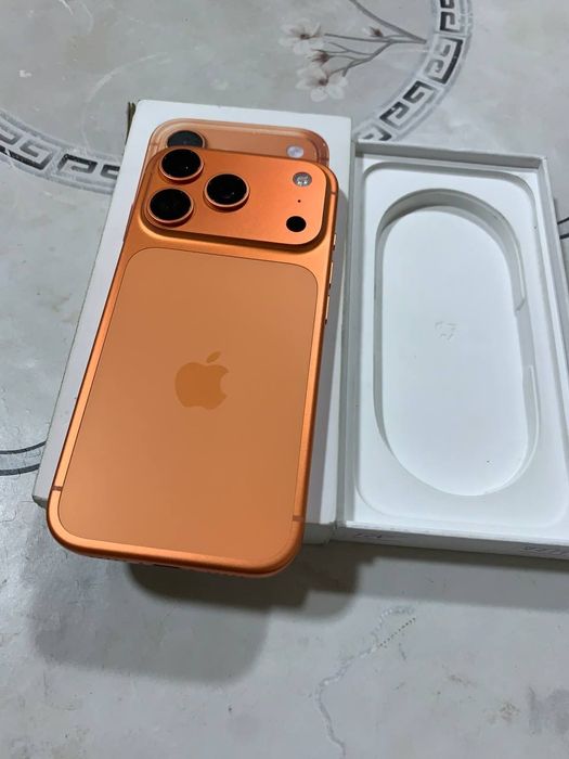 IPhone 17 Pro Orange 256gb srochni sotiladi
