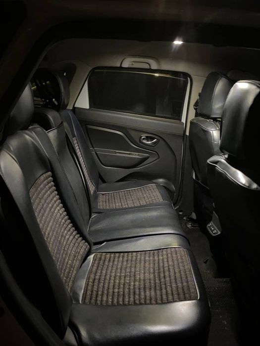 Лада X-RAY чистая не робот покупали с авто салона!!!