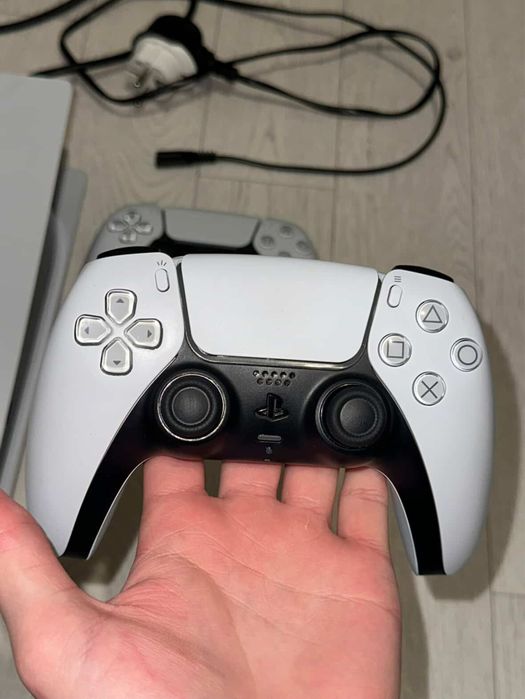 Play station 5 идеальное состояние