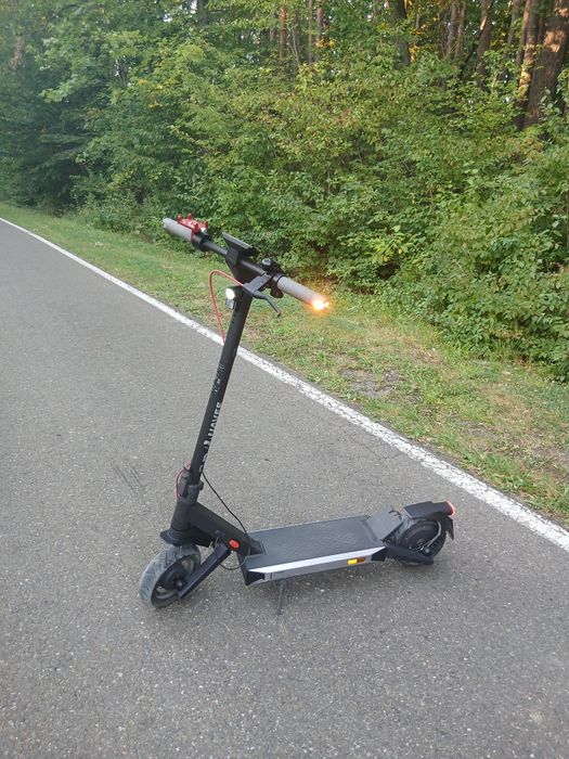 Vând trotinetă electrică