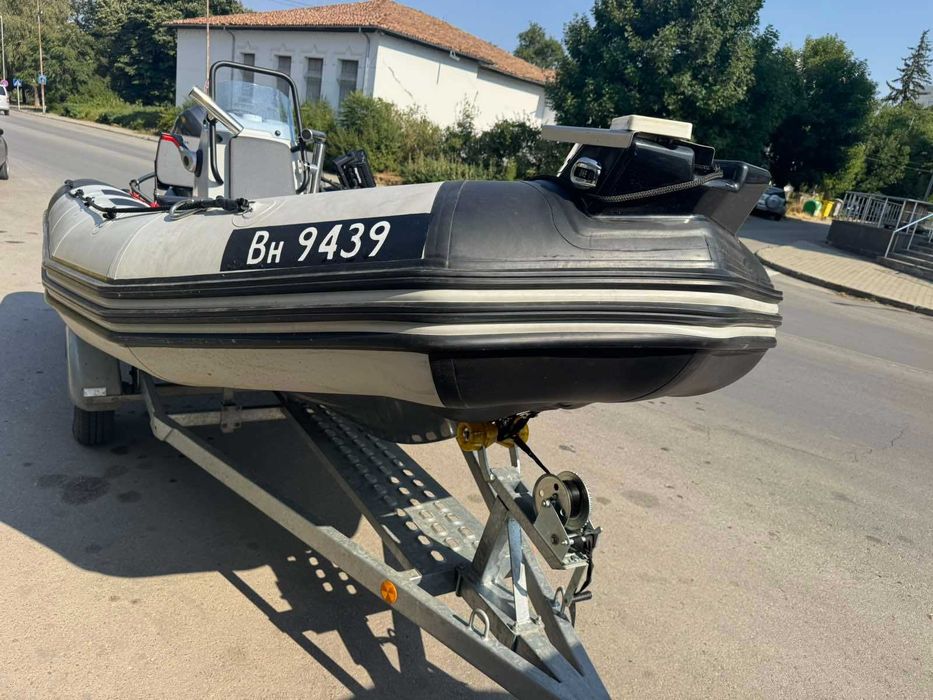 Продавам надуваема лодка рип Zodiac 4.80m