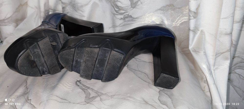 Продам туфли 36-37 размер