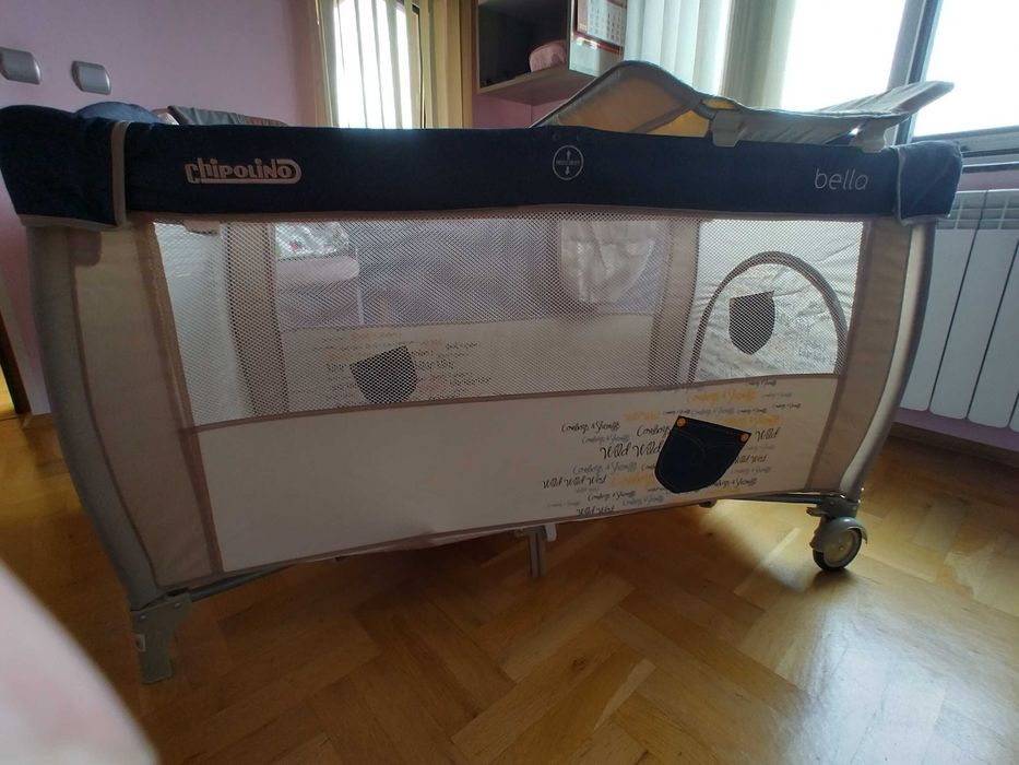 Детска кошара на две нива със дюшек към нея