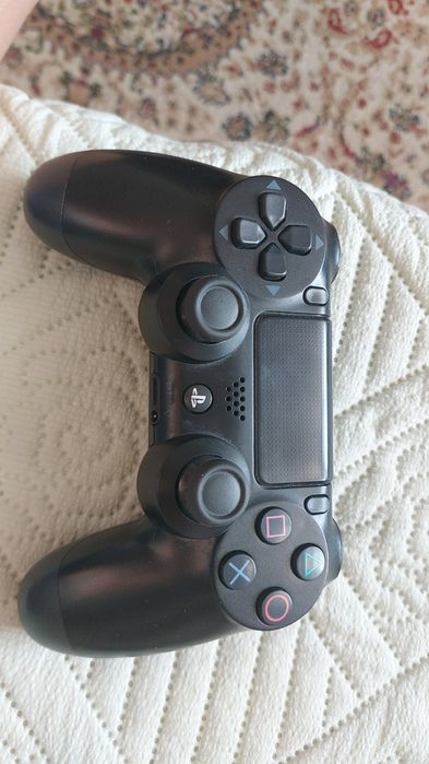 Продам PlayStation 4 slim