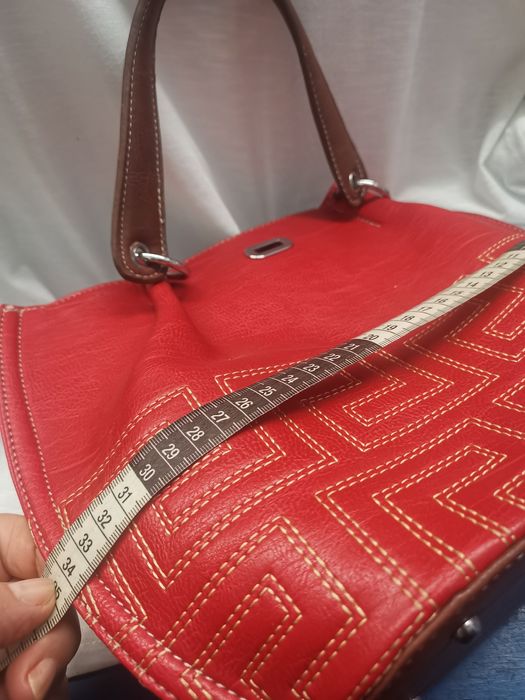 Червена дамска чанта - еко кожа