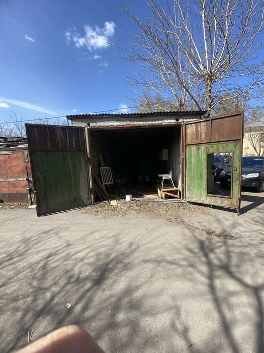 Гараж в центре прихатинска