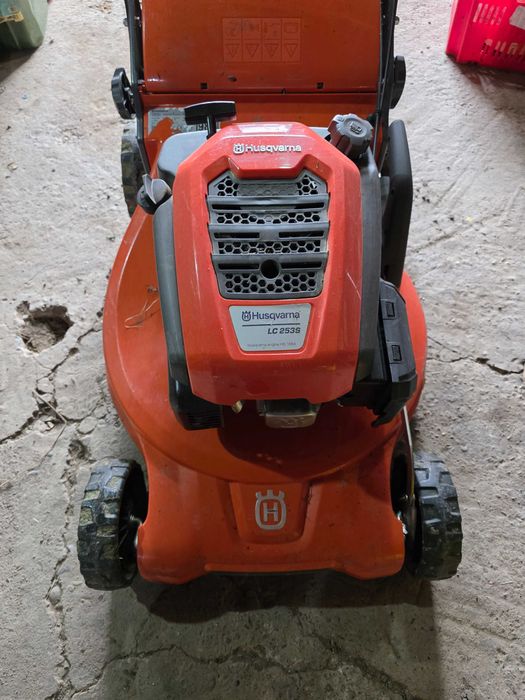 Vand masina de gazon Husqvarna Lc 253S