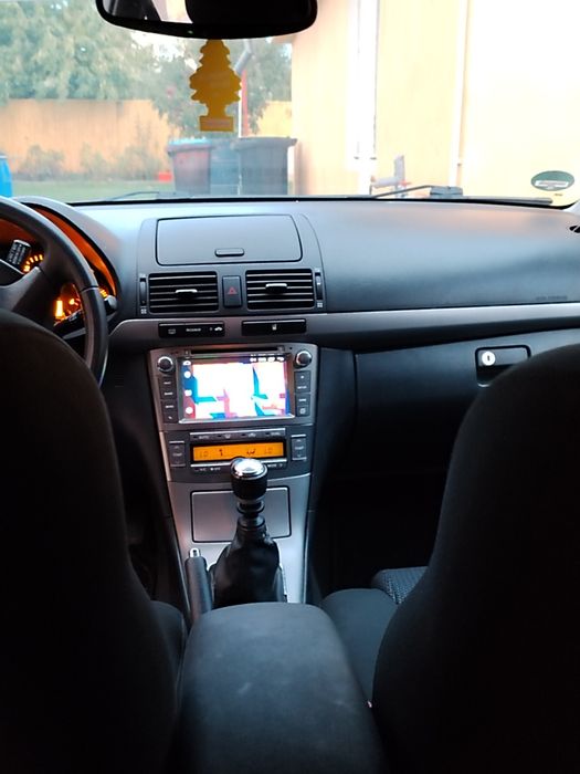 Autoturism Toyota Avensis