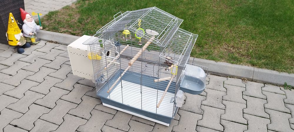 Colivie pentru păsări peruși, canari, papagali