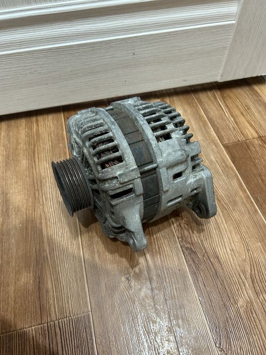 Продам генератор для Ниссан теана j31