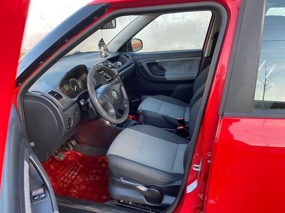 Skoda fabia 1.4.  Benzina 2010  180.000 km