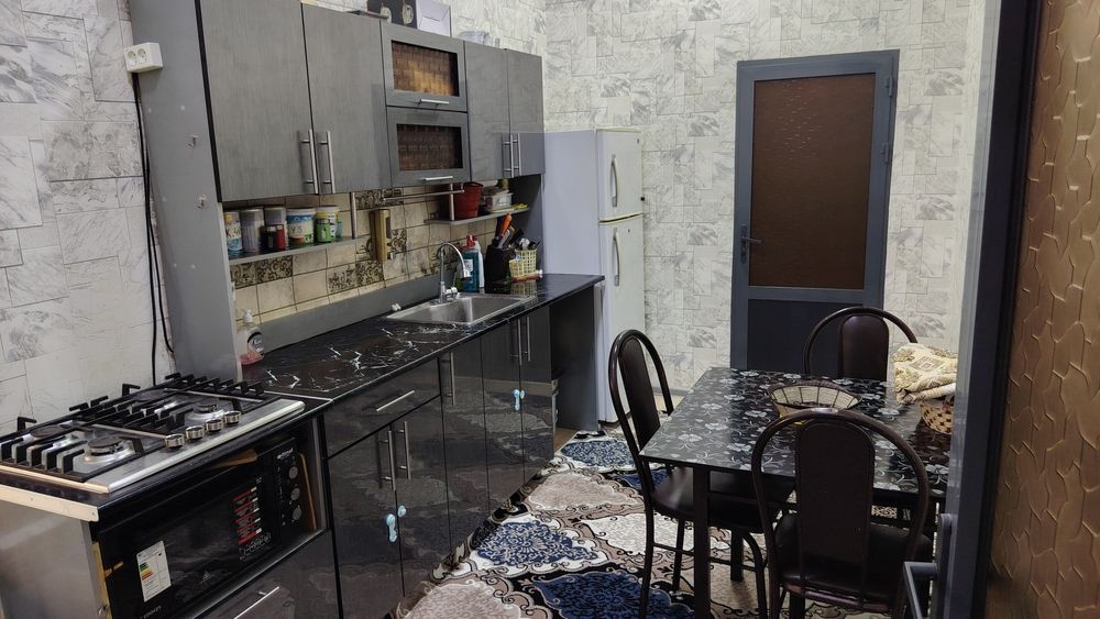 Uy sotiladi 7 sotix uydagi hamma narsa qoladi