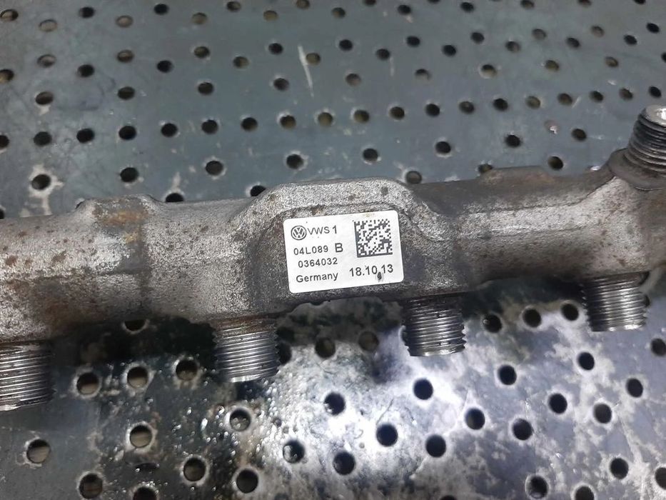 rampa injectoare 1.6 tdi  vw golf 7 passat b8 audi a3 8v skoda octavia seat leon altea 04l089b  057130764ab