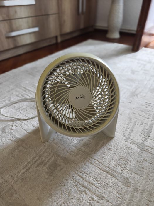 Ventilator de masă/ perete