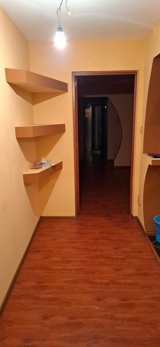 Se ofera spre vanzare apartament cu 3 camere.