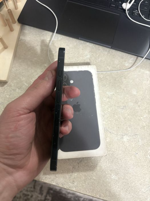 Iphone 16-128 без торга