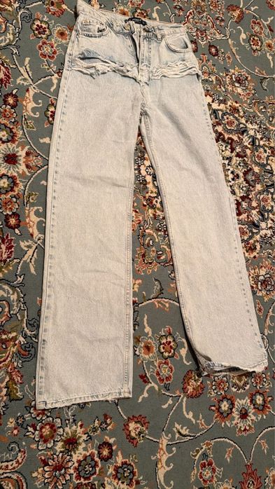 Киім мүлдем КИІЛМЕГЕН, туркестан