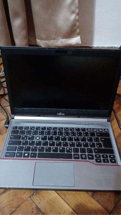 VAND URGENT!!! Laptop Fujitsu LifeBook E734