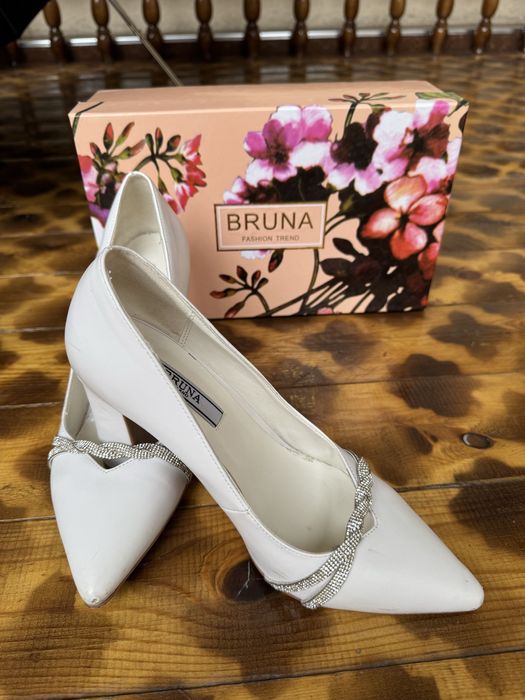 Oq tufli Белые туфли