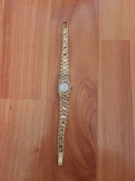 Позлатен руски часовник