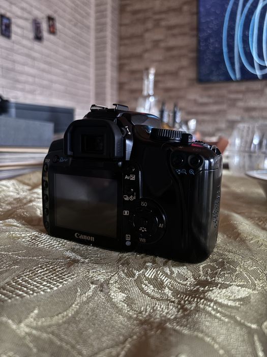 Фотоапарат Canon EOS 400D
